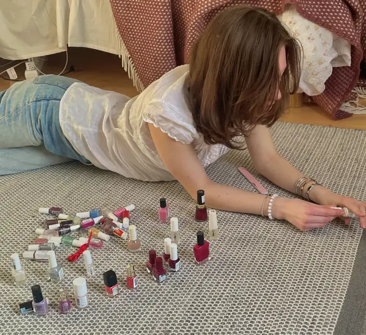 Why DIY Nails Are Replacing Salon Visits for Gen Z